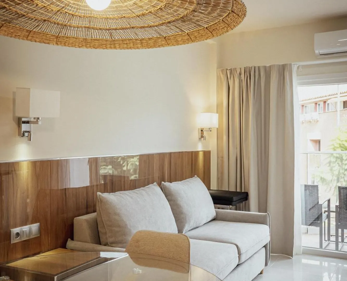Apartamentos Buendia Suites - Torremolinos Centro