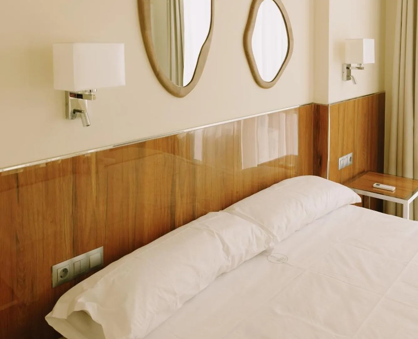 Apartamentos Buendia Suites - Torremolinos Centro Apartmanhotel