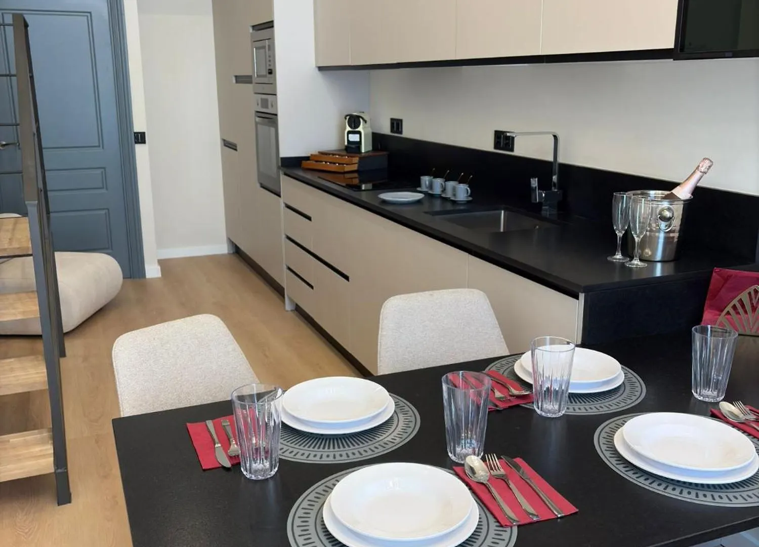 Apartamentos Buendia Suites - Torremolinos Centro Apartahotel